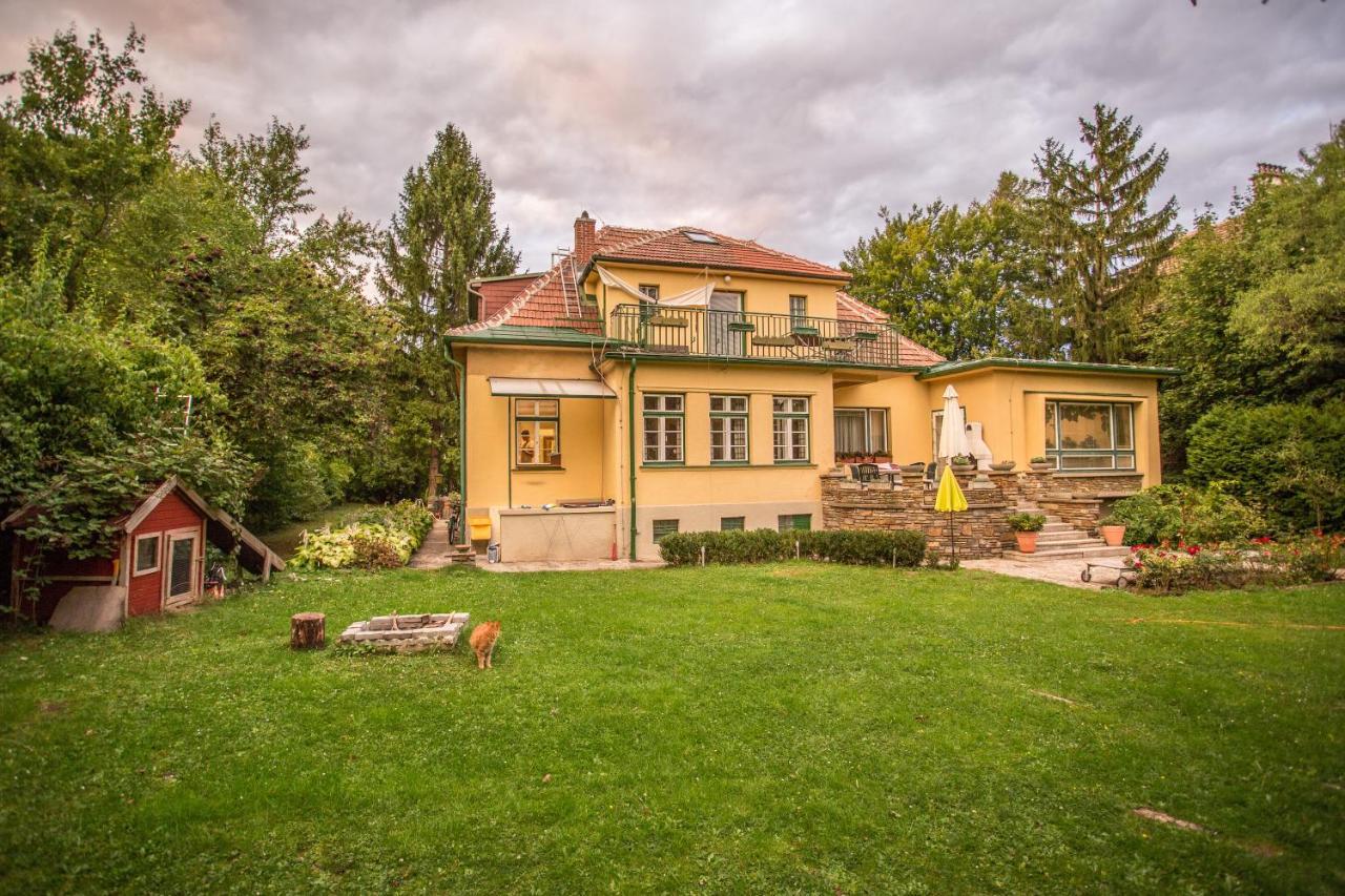 Huebsches Privatzimmer Mit Bad Перхтольдсдорф Экстерьер фото