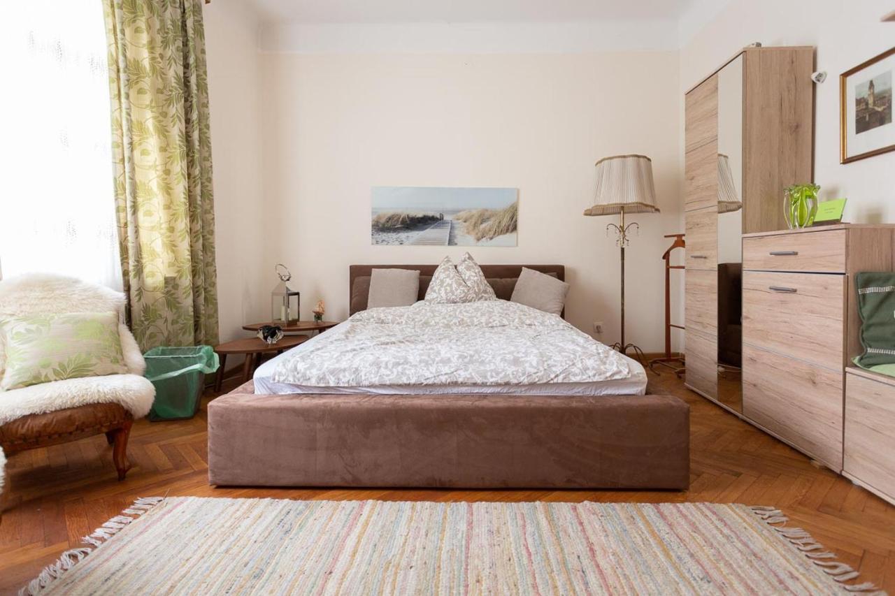 Huebsches Privatzimmer Mit Bad Перхтольдсдорф Экстерьер фото