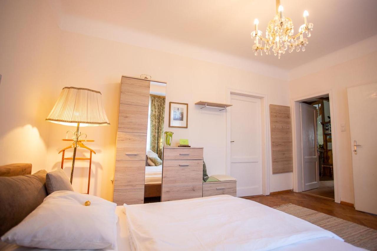 Huebsches Privatzimmer Mit Bad Перхтольдсдорф Экстерьер фото
