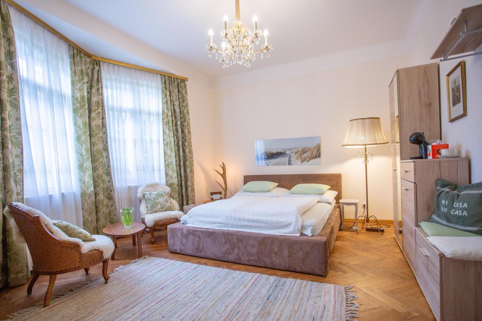 Huebsches Privatzimmer Mit Bad Перхтольдсдорф Экстерьер фото